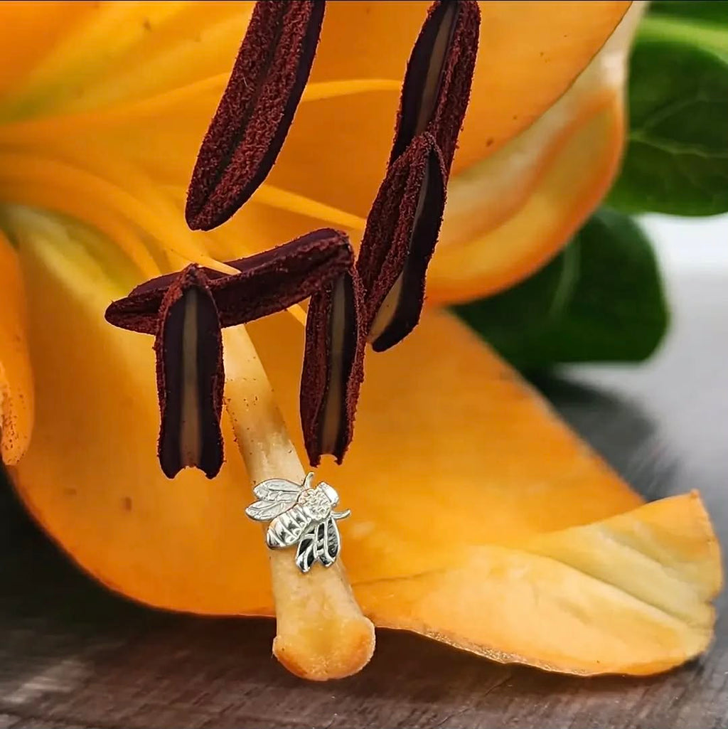 14k Gold Bee Threadless End